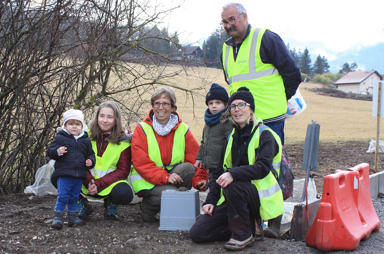 Equipe de ramassage : grands et petits