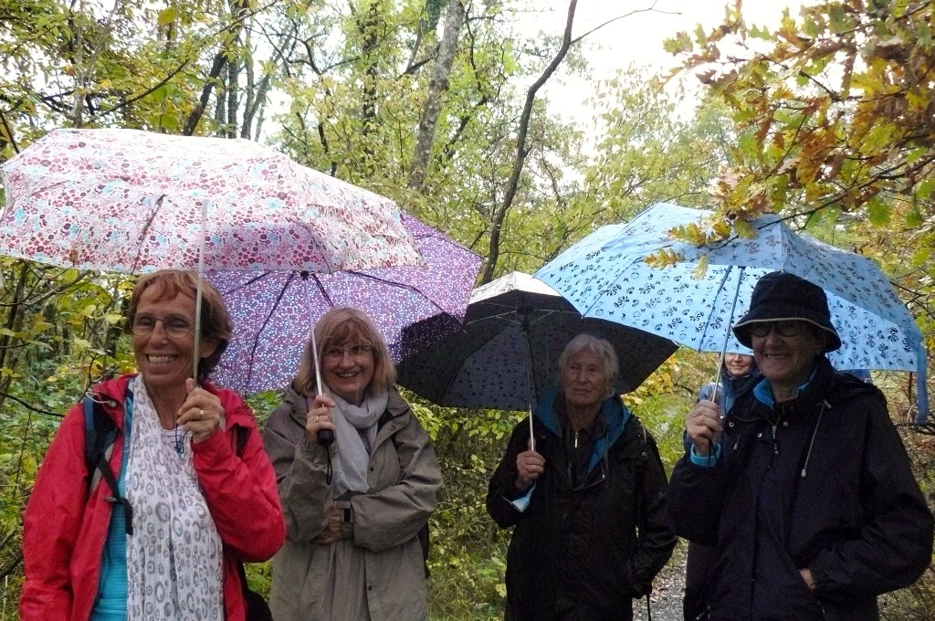 Sourires et parapluies