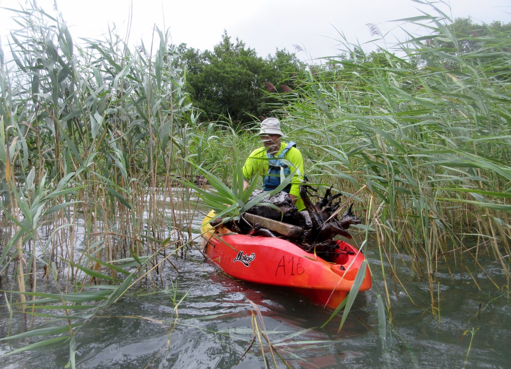 Kayak chargé à bloc